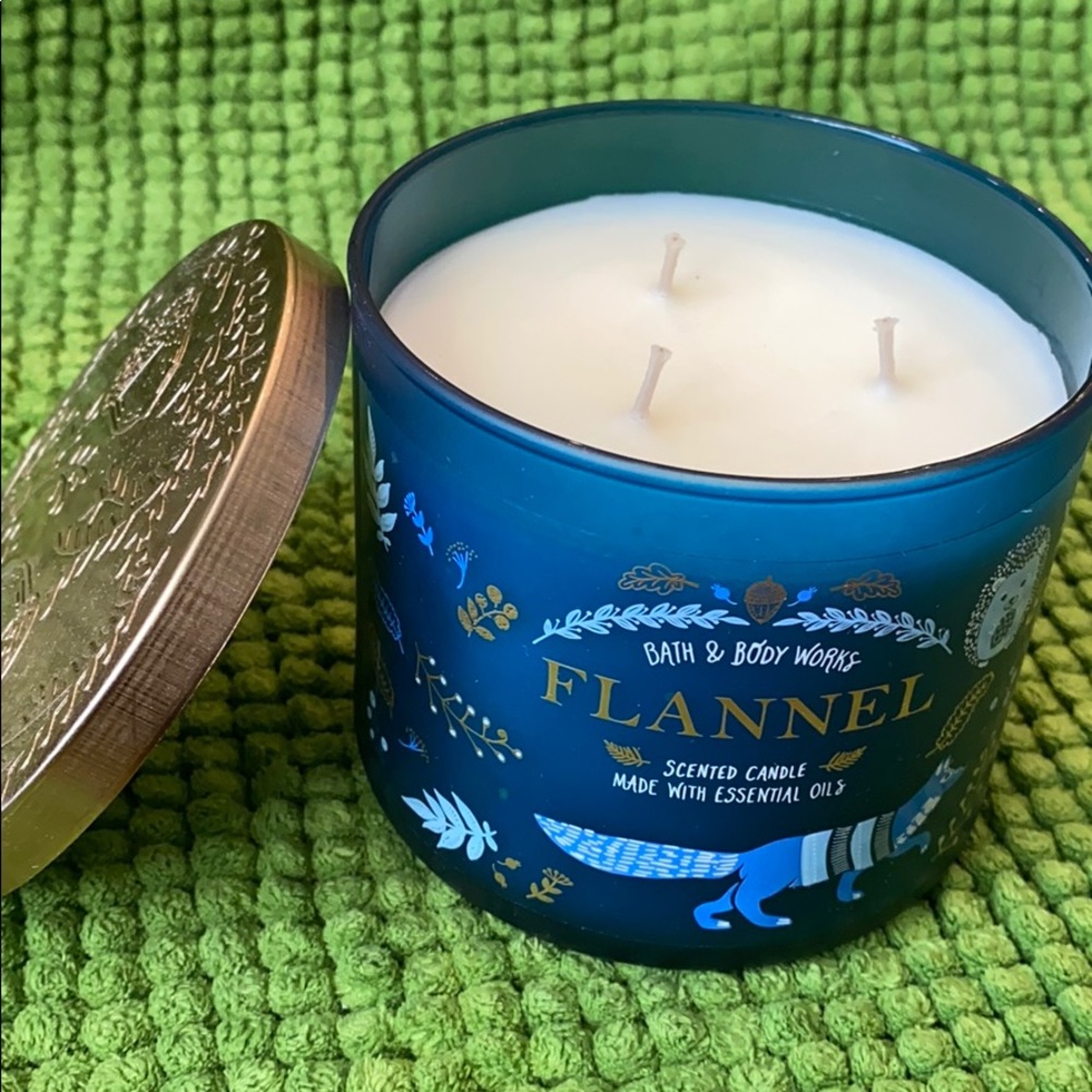 Bath & Body Works candle
